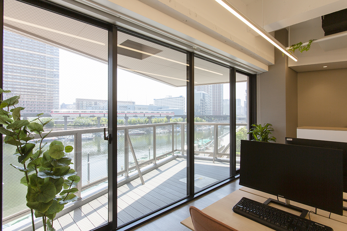株式会社ブレイン・ラボ オフィス紹介 バルコニー
